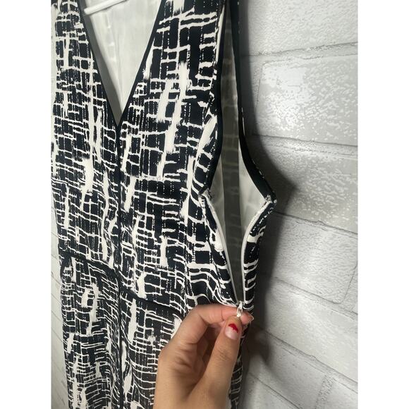 NEW! Banana Republic 12 Graphic Print Maxi Dress Sleevele Cutout Black White - Picture 7 of 8